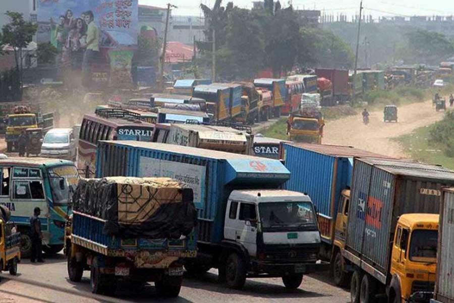 15-km tailback on Dhaka-Chattogram highway