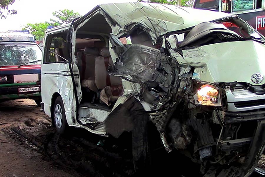 Six die as truck collides with microbus head-on in Feni