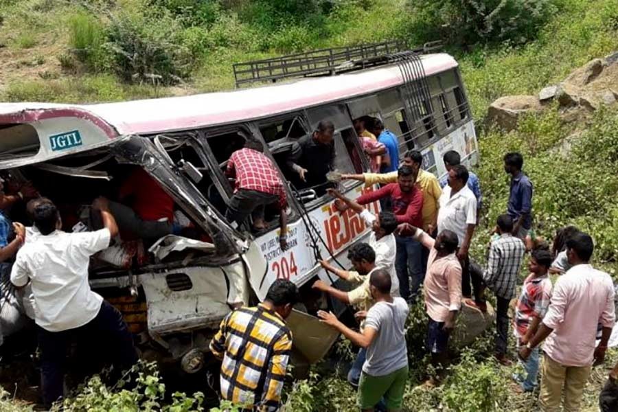 Over 40 die in bus accident in India