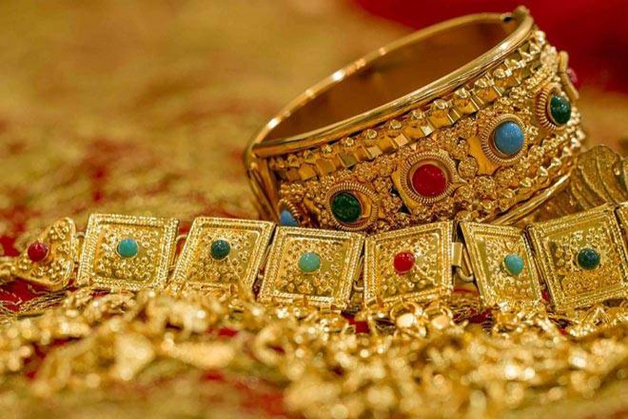 NSI agents seize 13kg gold ornaments at Dhaka airport