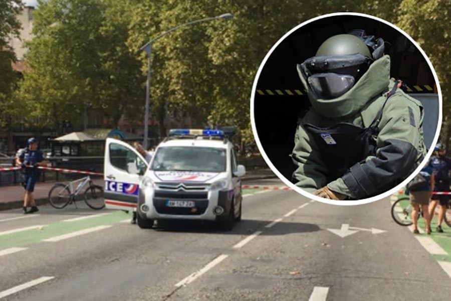 Bomb squad search car in Paris, no threat found