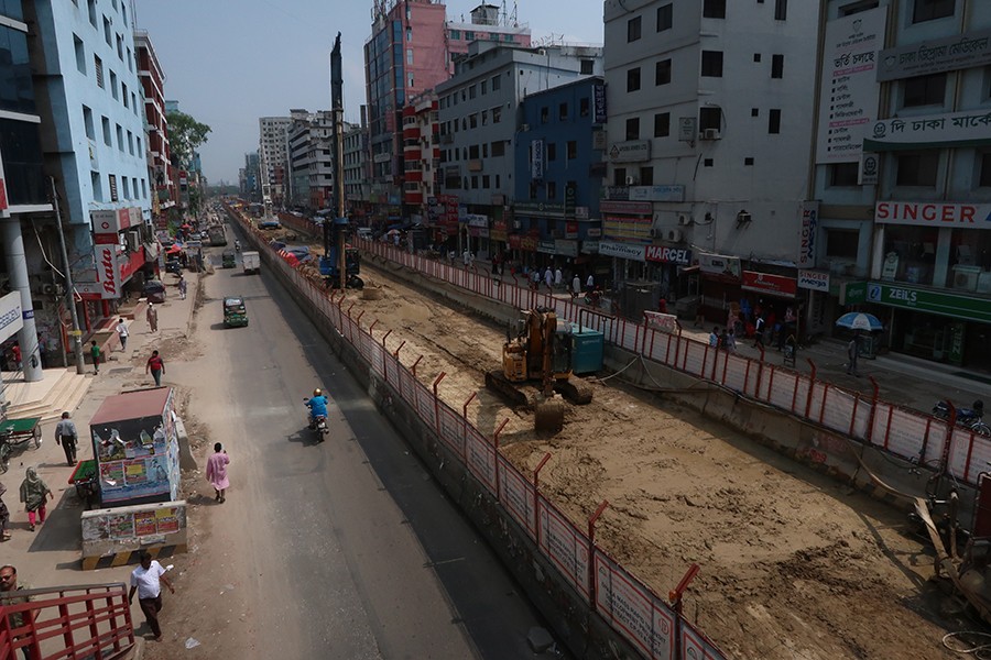 The first STP recommended three mass rapid transit (MRT) lines and three bus rapid transit (BRT) lines. But the revised strategic transport plan (RSTP) recommended five MRTs and two BRTs — FE file photo