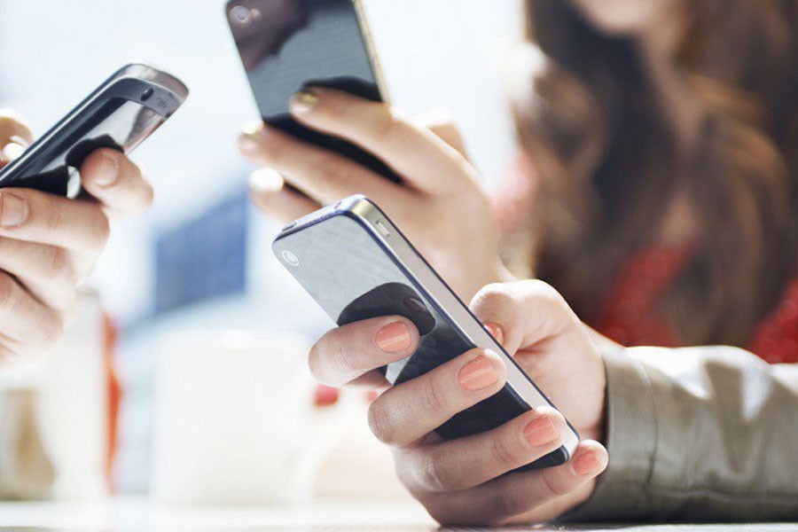 Mobile phone users slam anomalies in telecom sector