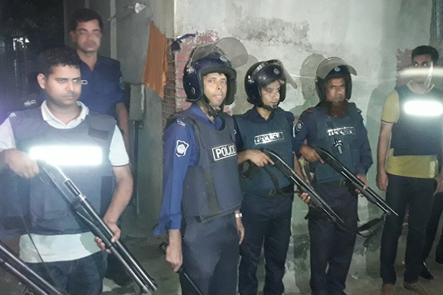 Police prepare to raid 'militant dens' in Narsingdi