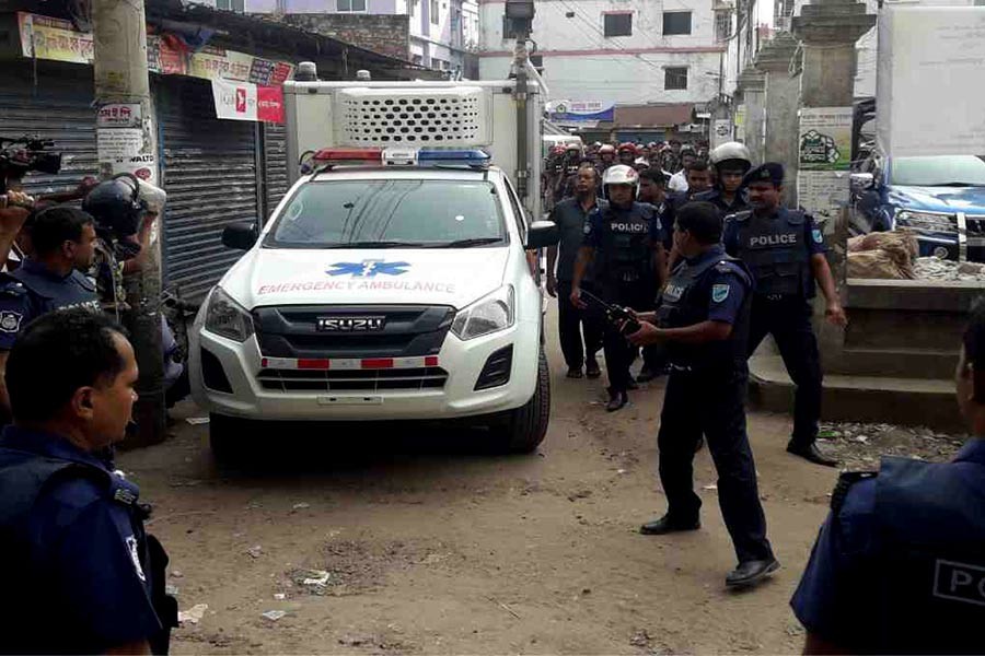 Two female ‘militants’ surrender at Narsingdi hideout