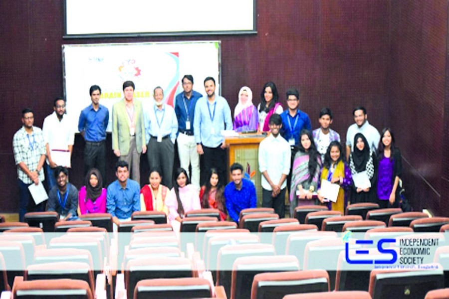 The winners of Brain Teaser 3, organised by Independent Economic Society (IES), along with the judges and faculties of Independent University, Bangladesh