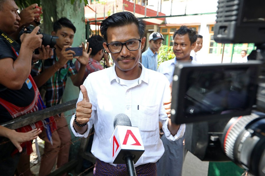 Kyaw Zaw Linn, the editor-in-charge at Eleven Media, walks out of Tamwe court in Yangon, Myanmar, October 26, 2018. Reuters photo