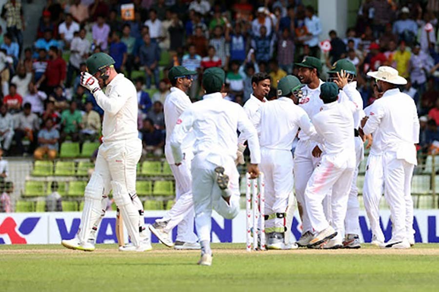 Tigers bundled out for 143 as Zimbabwe take lead