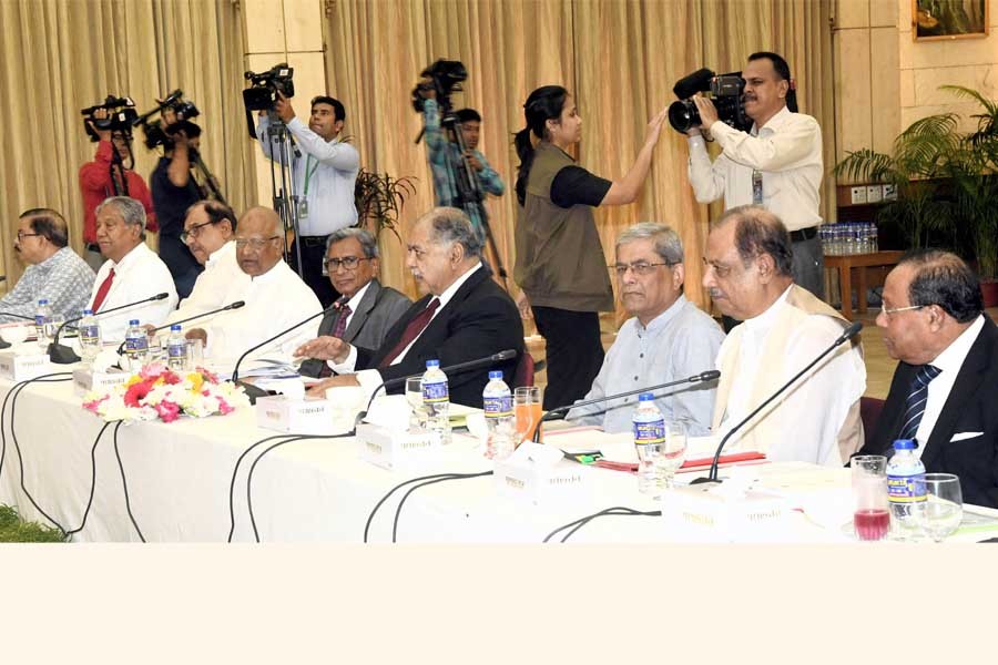 The meeting between Dr Kamal Hossain-led Jatiya Oikyafront and the 14-party started around 11:00 am at the Prime Minister's official residence Ganabhaban — Focus Bangla photo