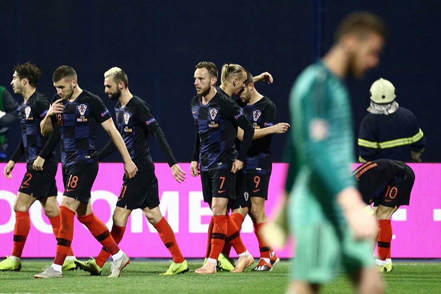 Croatia snatch late win against Spain