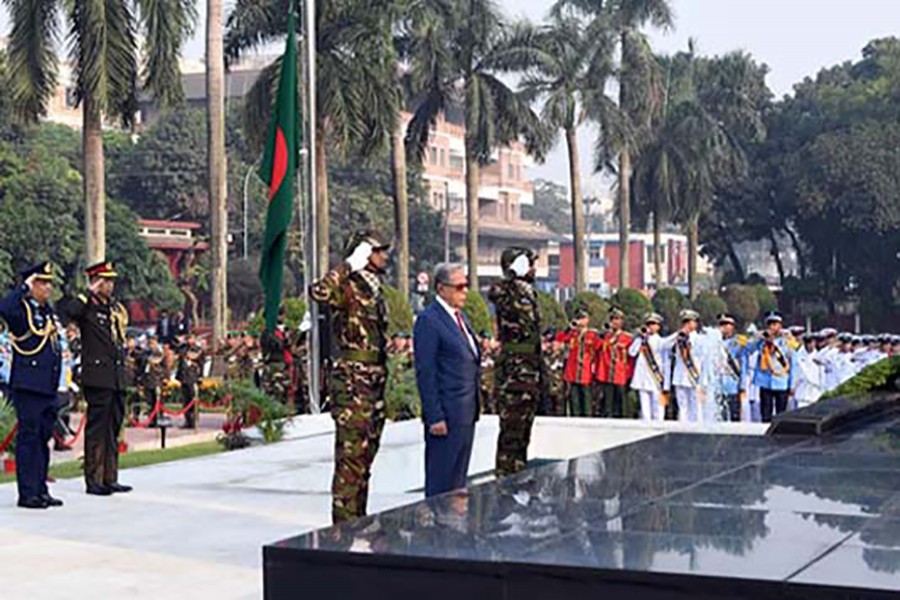 President, PM pay respects to Armed Forces martyrs
