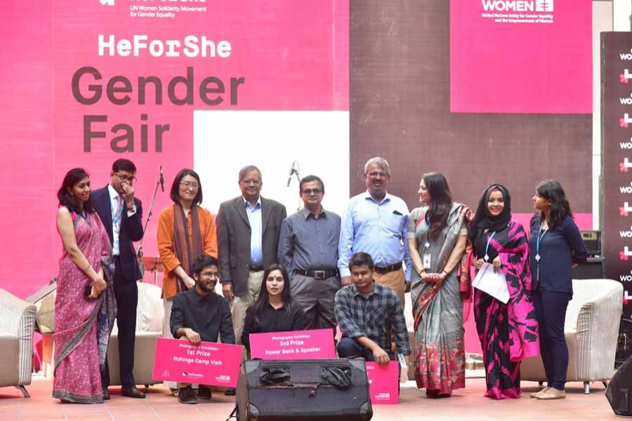 Guests of honour, faculties and officials with the winners of photo exhibition of Gender Fair at IUB