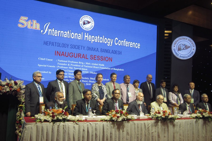 Noted liver specialist Prof Dr Mobin Khan, National Prof Brig Gen (retd) MA Malik, former VC of BSMMU Prof Dr Nazrul Islam, Associate Prof Dr Md Shahinul Alam and other guest speakers pose for photograph at the inaugural ceremony of ‘Fifth International Hepatology Conference’ at Panpacific Sonargaon Dhaka on Thursday