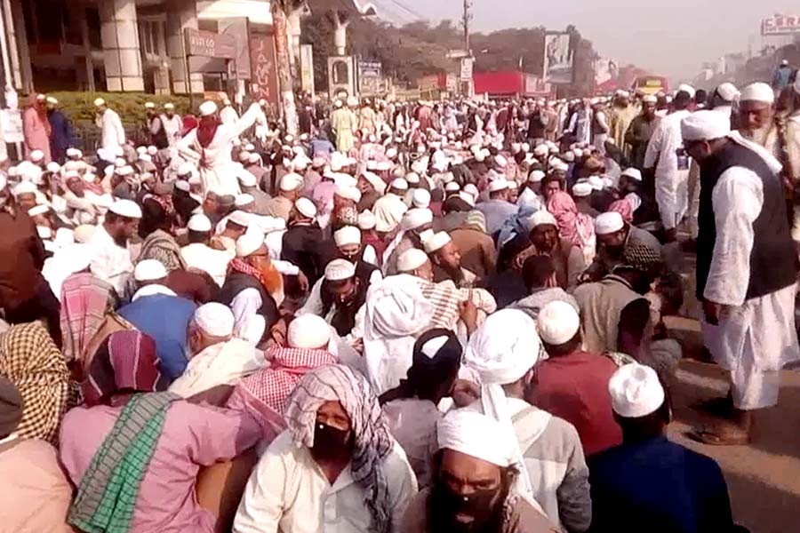 Tabligh’s factional clash on Ijtema field leaves one dead