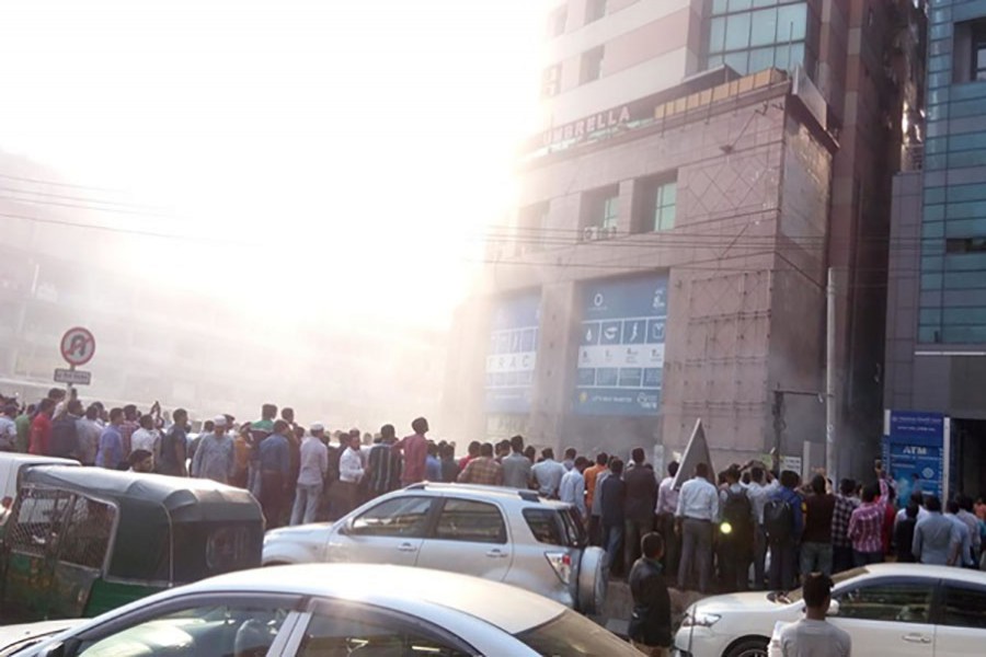 Fire breaks out at Navana Tower