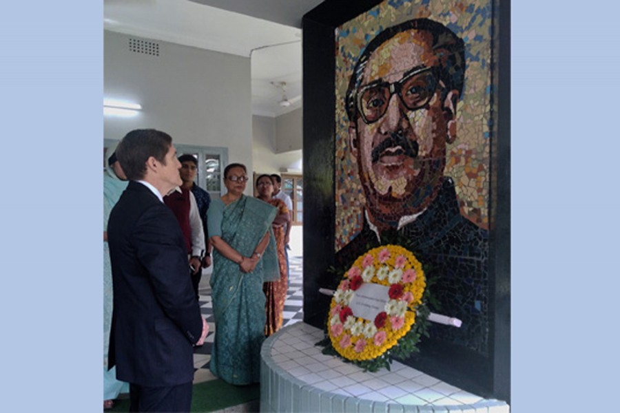 US envoy pays tribute to Bangabandhu