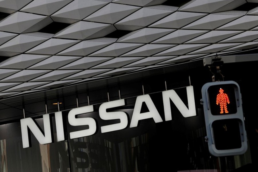 Renault seeks Nissan shareholder meeting as Ghosn crisis deepens