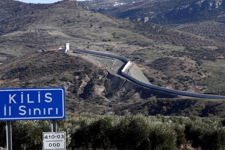 A wall along the border between Turkey and Syria is seen in Kilis province, Turkey, January 30, 2018 - REUTERS/Murad Sezer