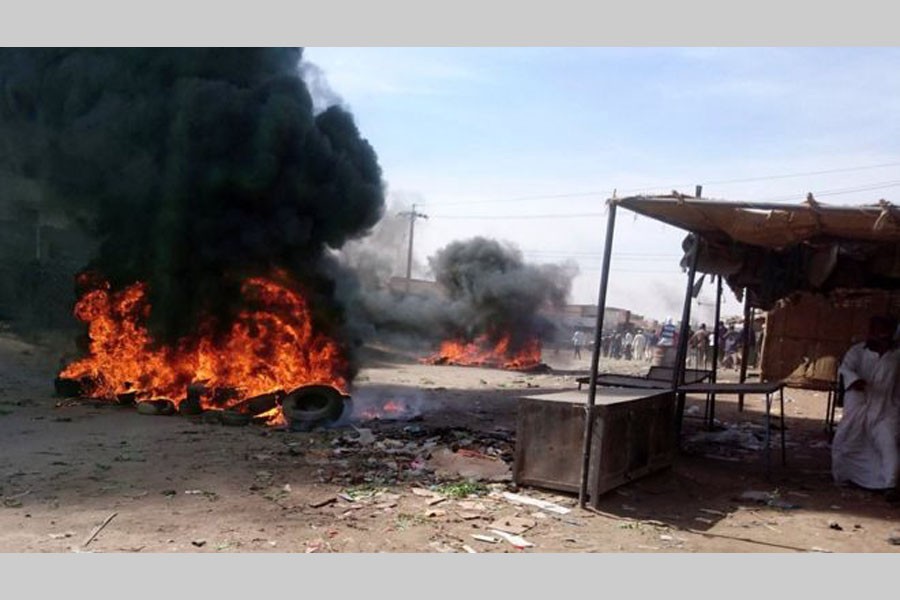 Sudan football fans protest President Omar’s rule