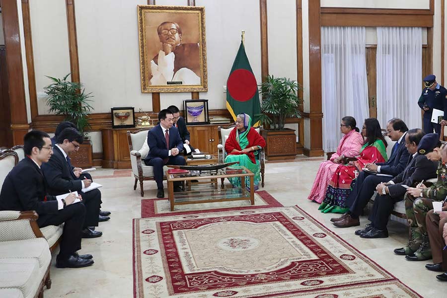 Chinese President, PM congratulate Hasina on her party’s win
