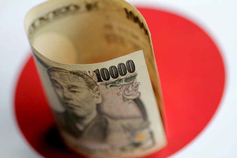 Yen weakens but moves capped by global growth worries