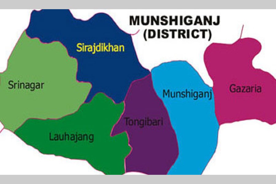 Quack dies as truck runs over him in Munshiganj