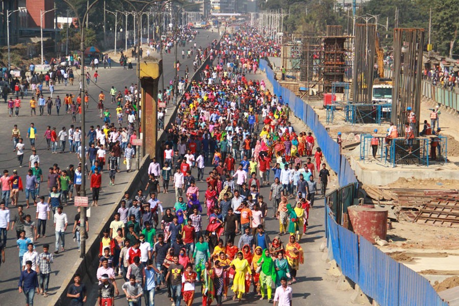 RMG workers stage demo in Gazipur, Savar, Uttara; 20 hurt