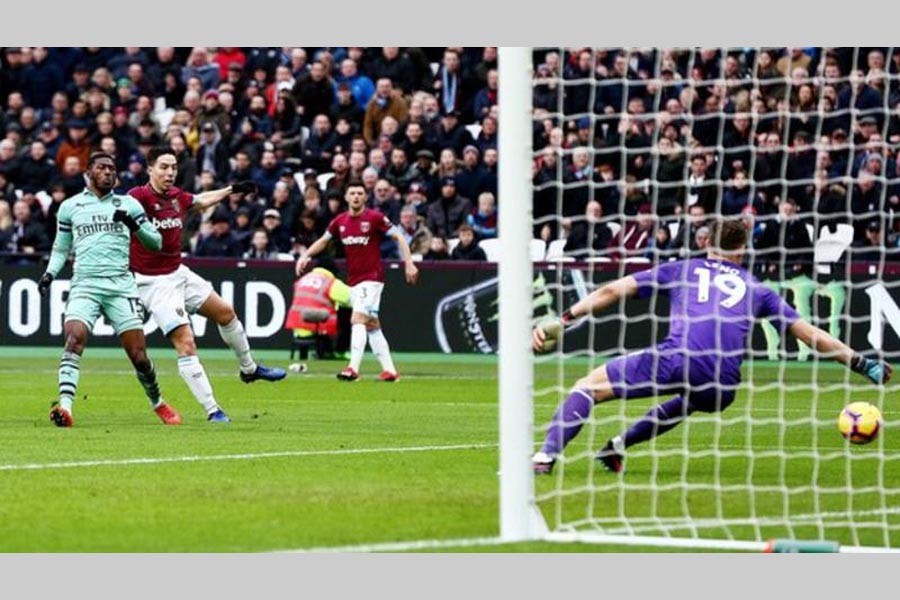 West Ham teenager Rice sinks Arsenal