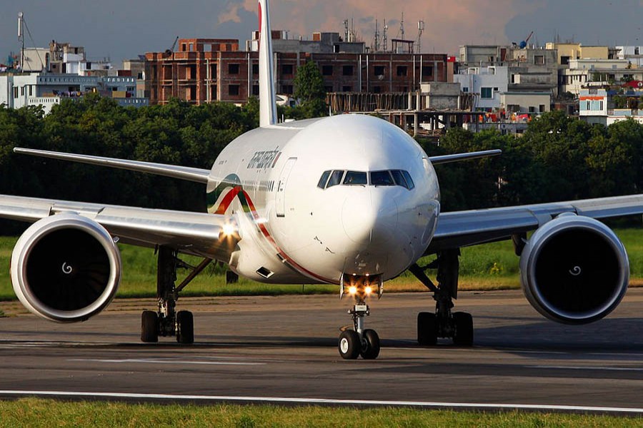 Three int’l flights mark late arrival at Dhaka airport