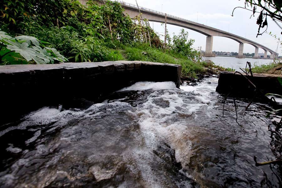 Dhaleshwari echoes the Buriganga   