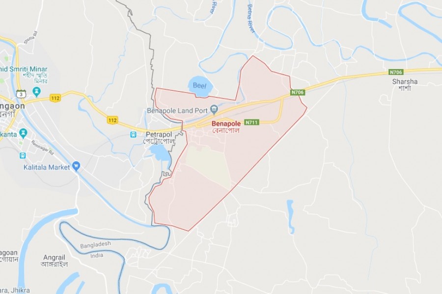 BGB arrests 14 Bangladeshi nationals at Benapole