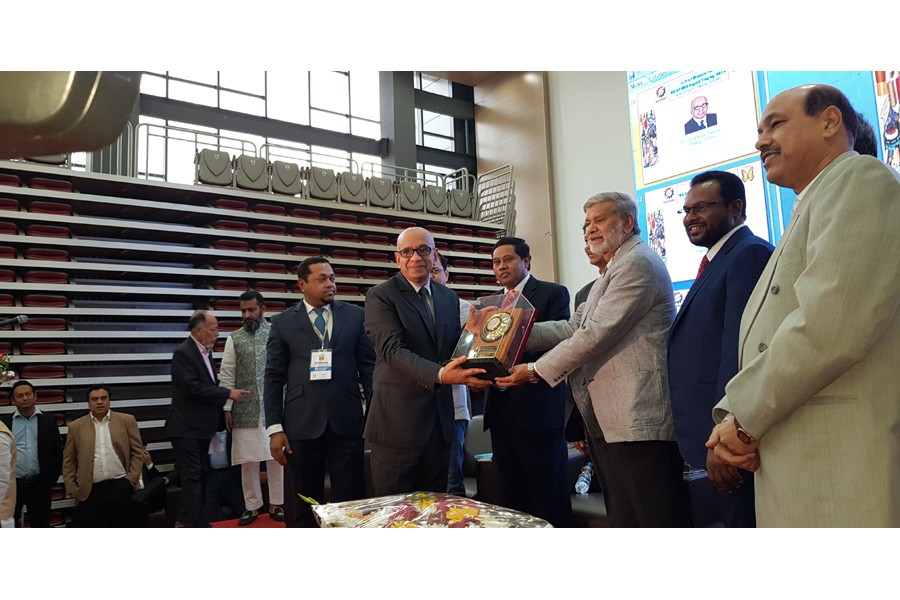 Simtex gets ‘BGAPMEA Export Trophy-2018’