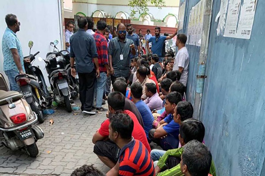 Maldives arrests 80 Bangladeshis