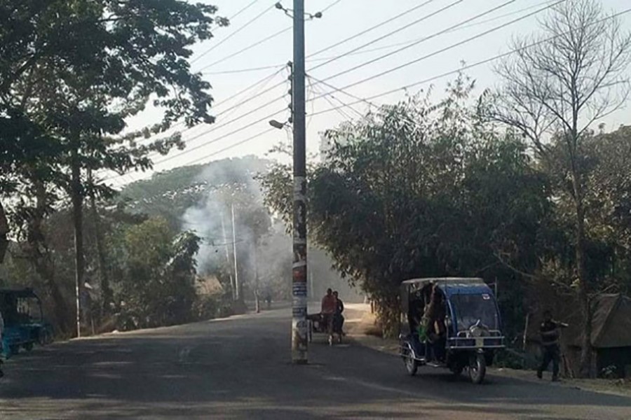 Remove electricity poles from roads: HC