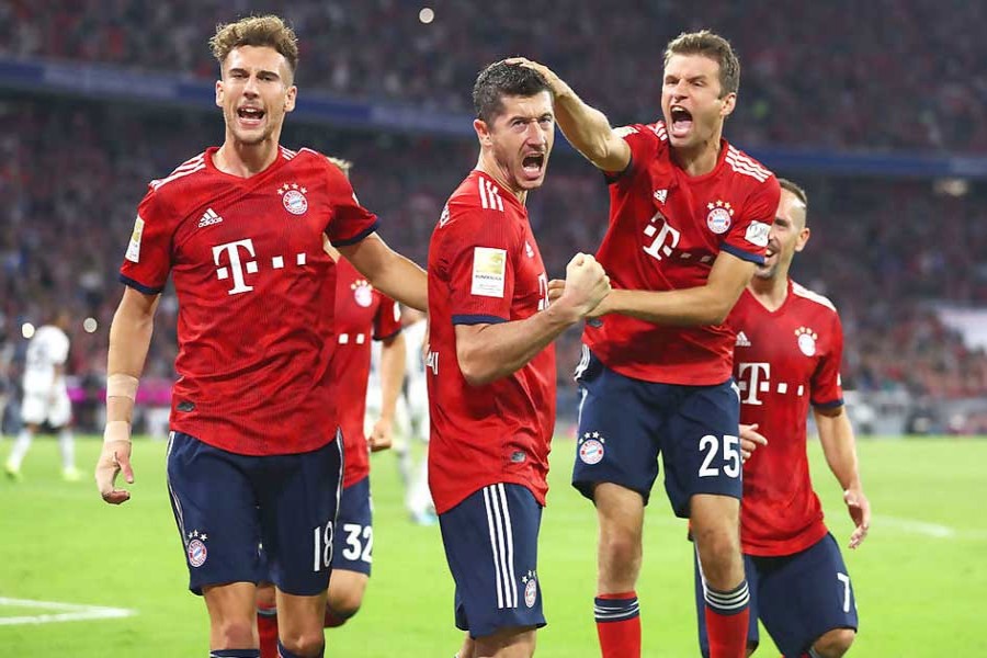 Bayern comes twice from behind to beat Augsburg