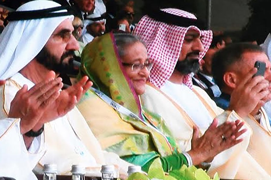 PM visits defence exhibition in UAE