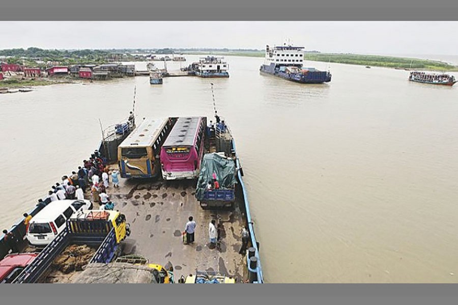 Paturia-Daulatdia ferry services resume after three and a half hours