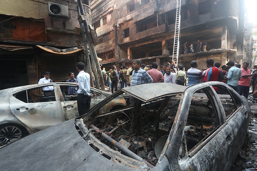 Investigators find no sign of cylinder blast in Chawkbazar fire