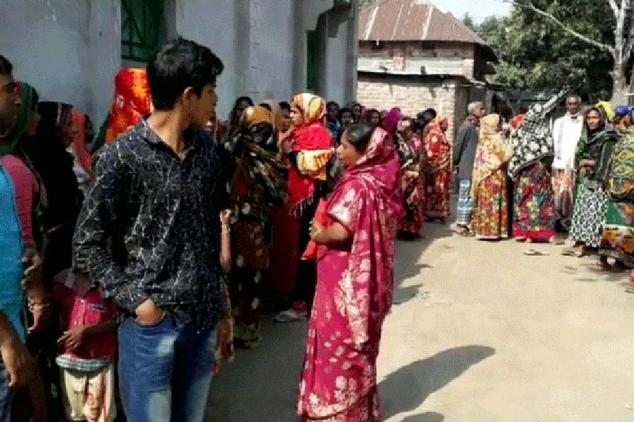 Five of a family die of unknown disease in Thakurgaon