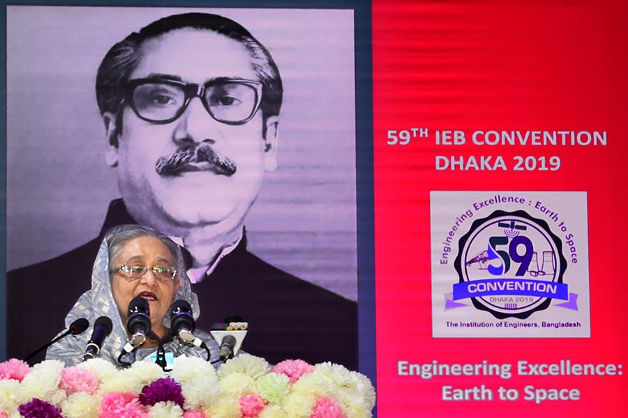 PM urges engineers to ensure maximum progress at lower cost