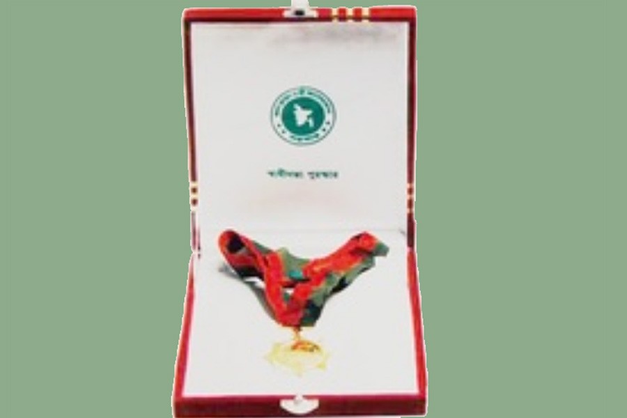 Thirteen get Independence Award