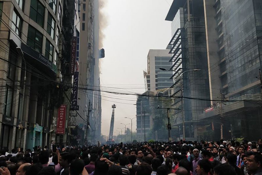 Fire breaks out at Banani FR Tower