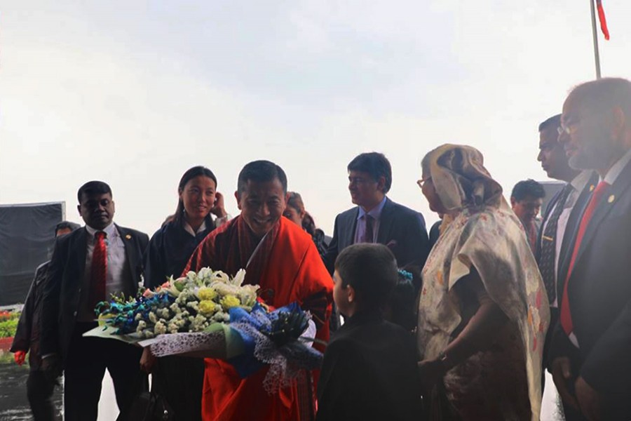Bhutan PM arrives in Dhaka to bolster ties