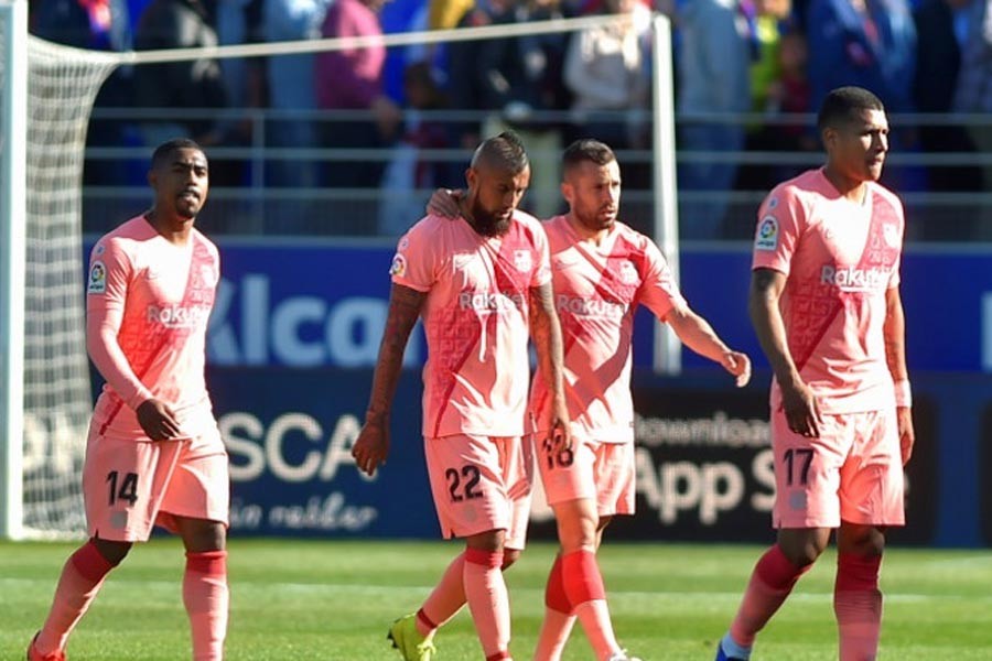 Under-strength Barcelona held by Huesca