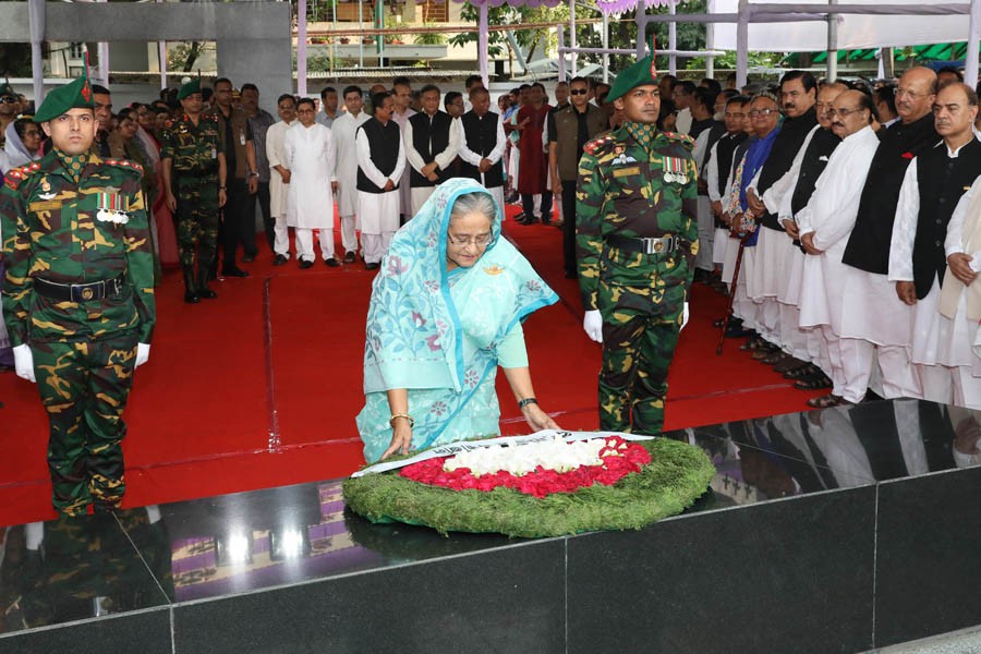 PM pays homage to Bangabandhu on Mujibnagar Day