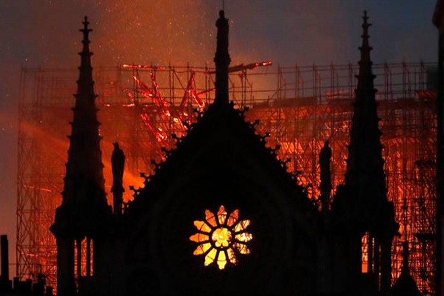 Nearly $1.0b raised to rebuild Paris' Notre Dame