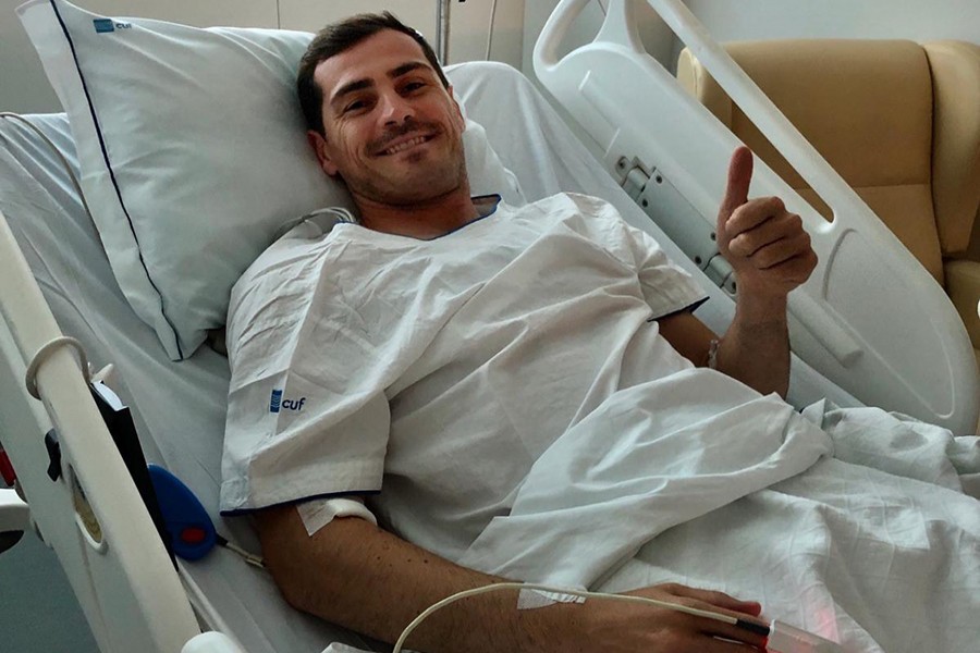 On Wednesday evening, Casillas tweeted "everything is controlled" and thanked "everyone for the messages and affection", alongside a picture from his hospital bed