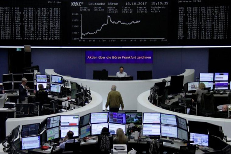 European shares tick higher as bank stocks lead gains