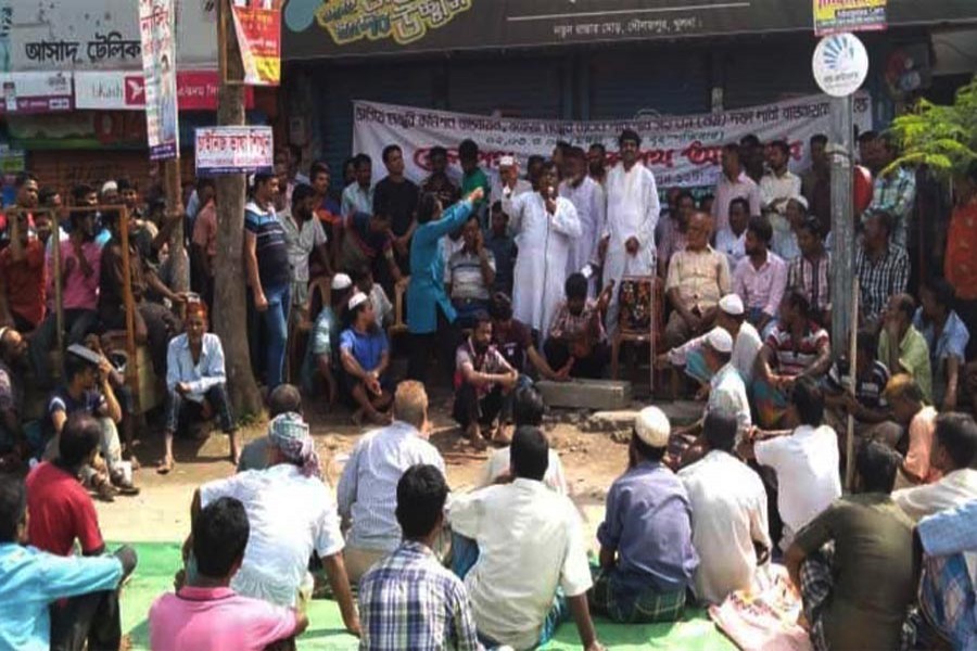 Jute mill workers continue agitation