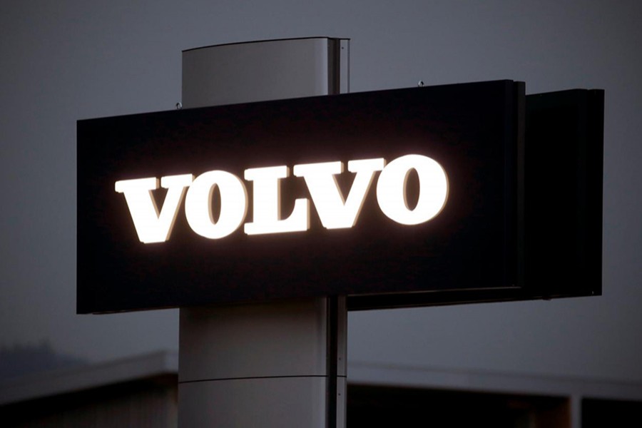 Volvo signs battery supply deals with two Asian firms